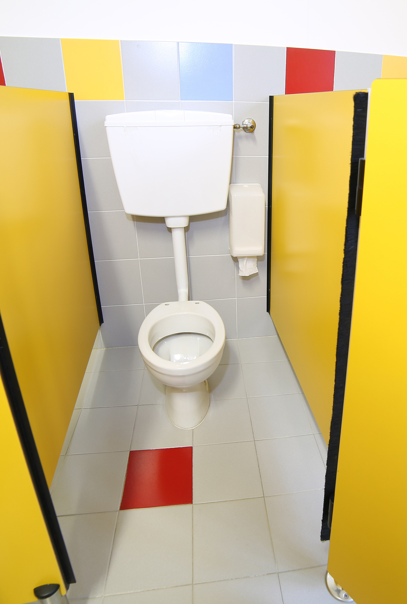 四川卫生学校内设了些什么