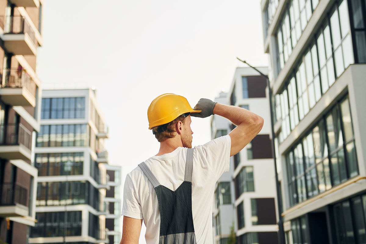 但刷子划过屋顶仿写
