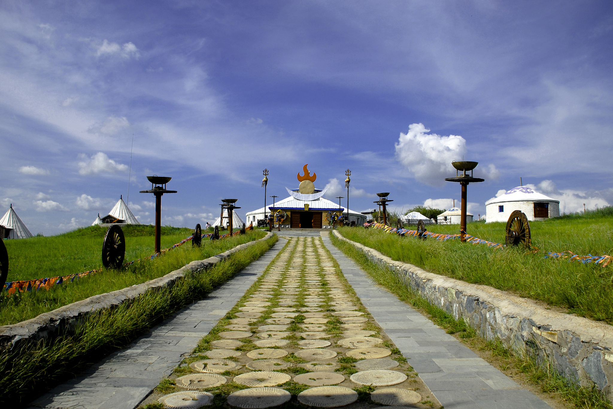 内蒙古自治区鄂尔多斯市乌审旗陶日木庙三A级旅游区是哪年批准帮我用200字详细描述