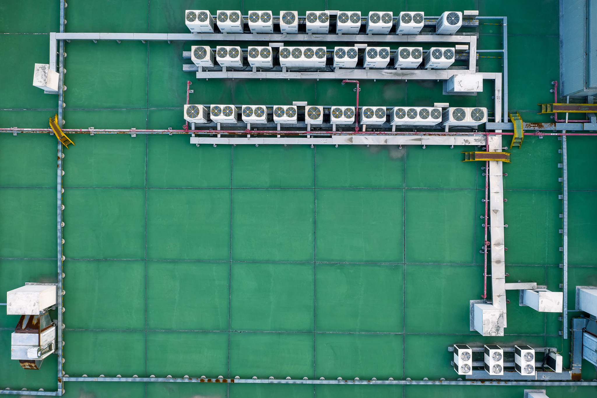 室外配电方案设计 - 乙类厂房、平台、丙类罐区、办公楼、门卫和喷泉