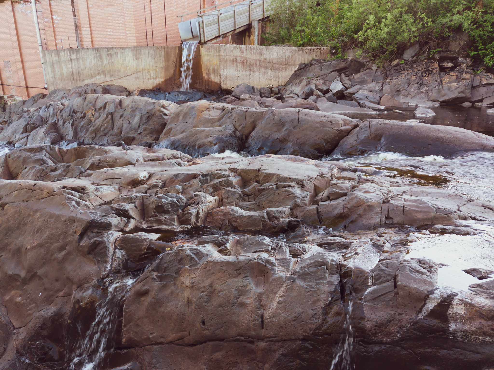酸性矿山废水是怎么形成的？解析三大成因
