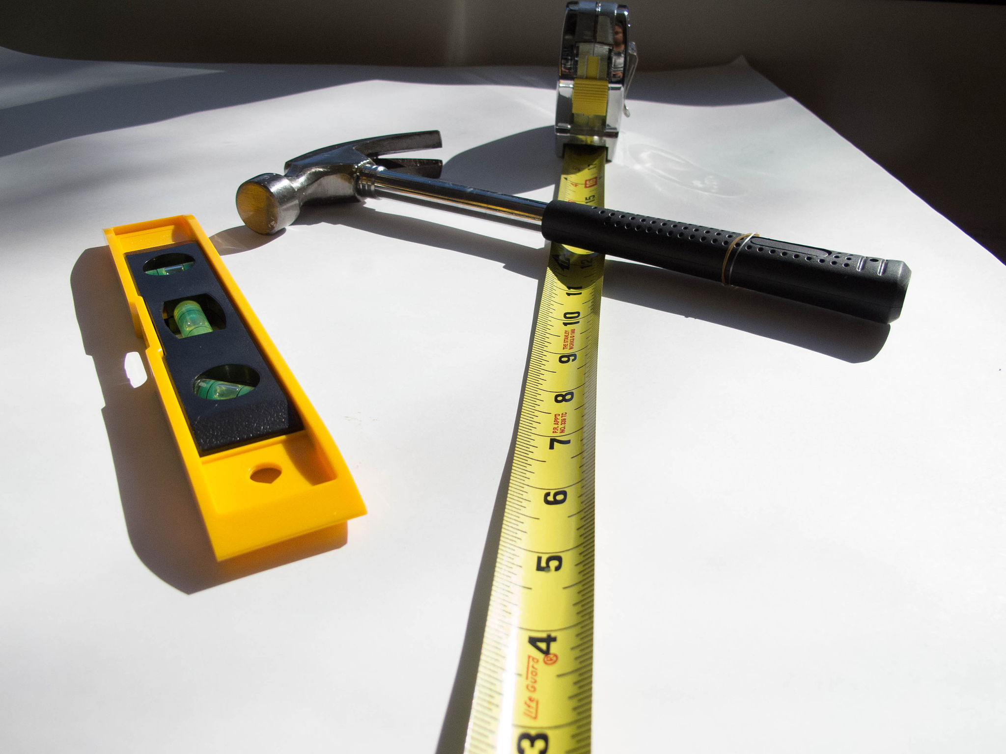 水准仪的支脚不可伸缩