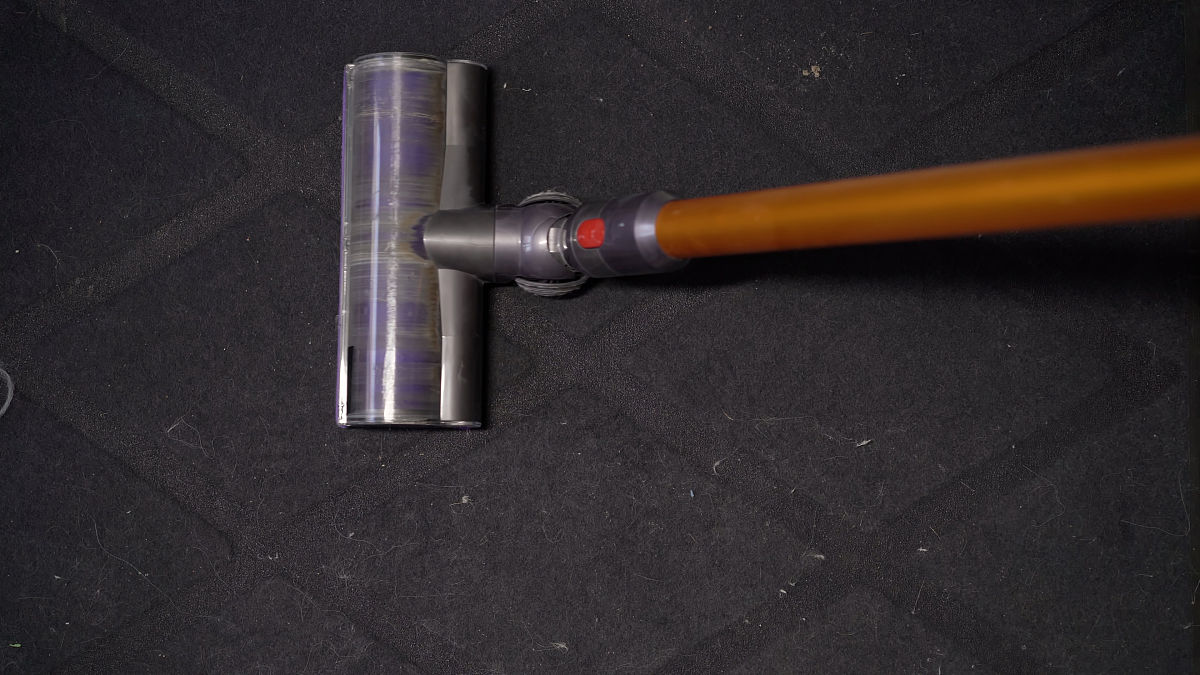 用美式英语写5条关于园林浇花神器高强聚压金属包胶家用自来水高压洗车水枪冲洗地板的好评以及其好评标题。结果格式为输出格式为：标题+：+好评内容。