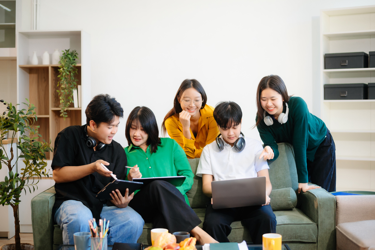 社会工作介入：改善学生人际关系的关键手段