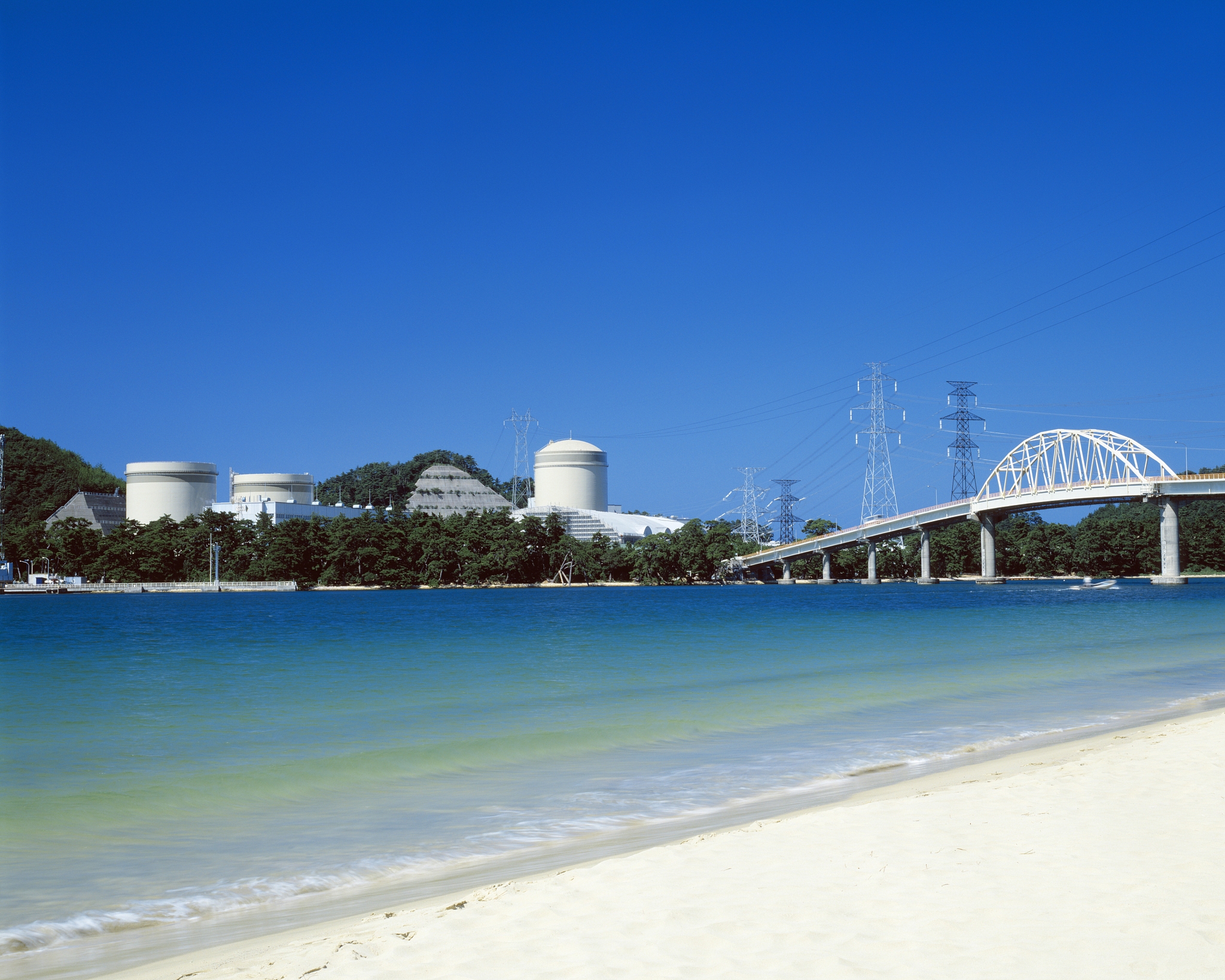 关于中国和日本民众对日本政府的排放核废水的网络调查的实践小结两千字