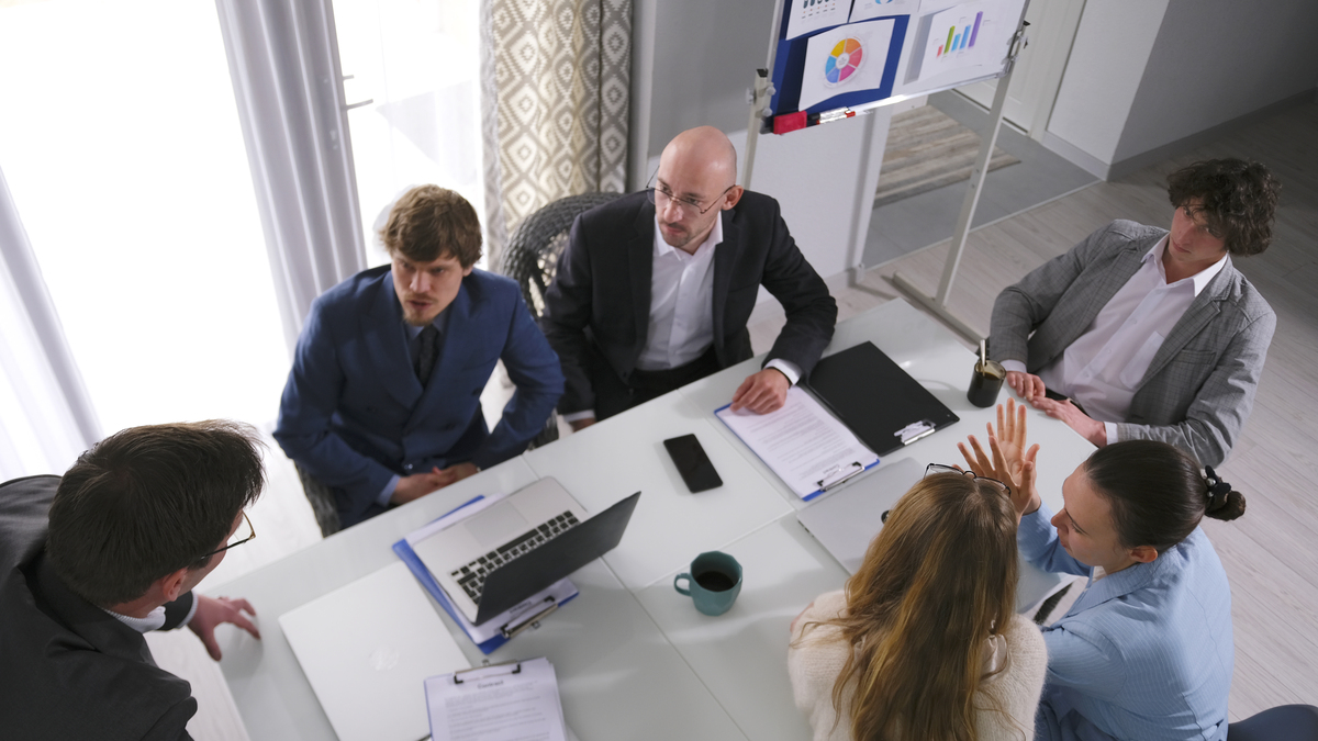 Mastering the Art of Pricing Timing: A Key to Successful Negotiations