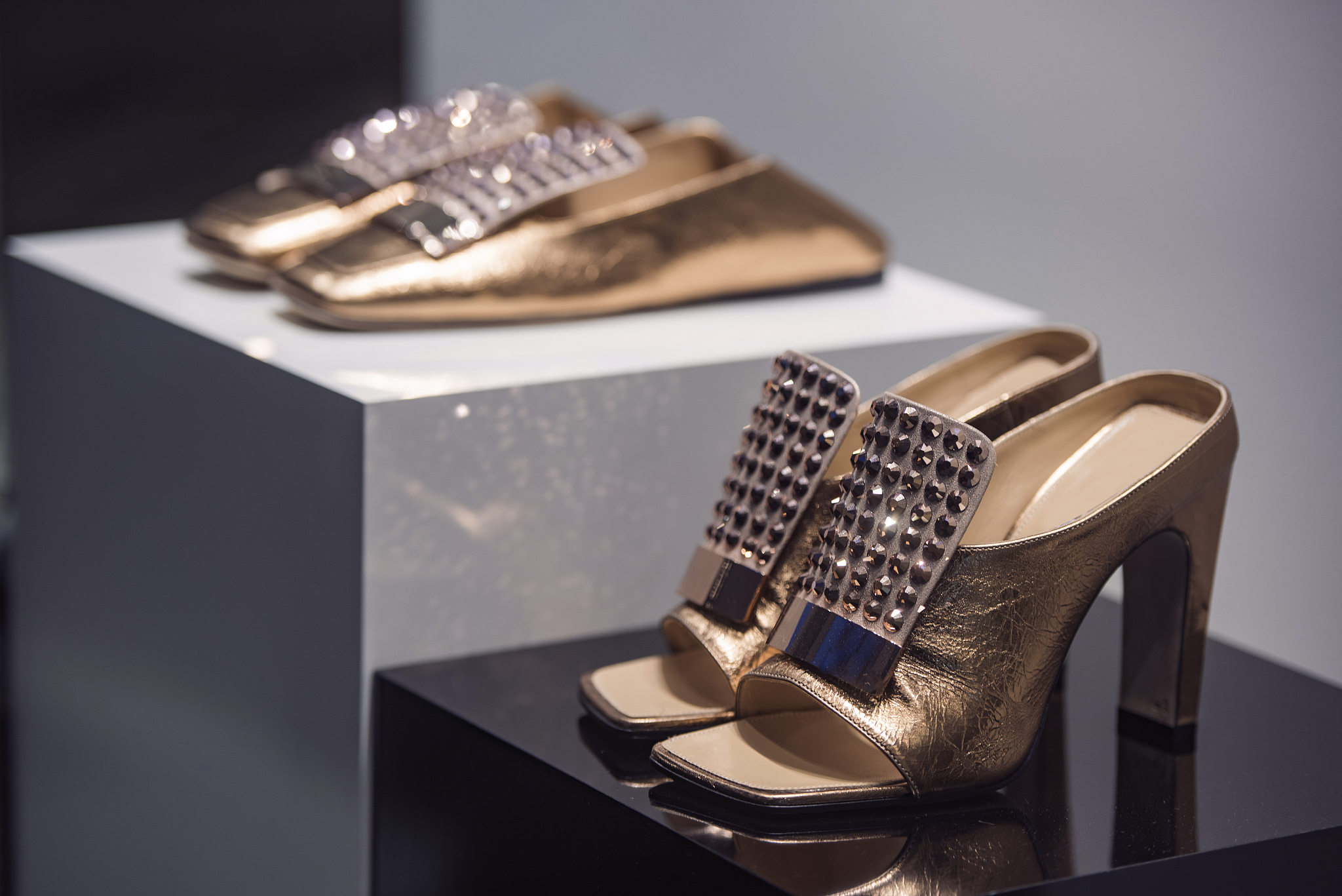 Qeute：法国奢侈品牌，打造高端手袋、鞋履和配饰