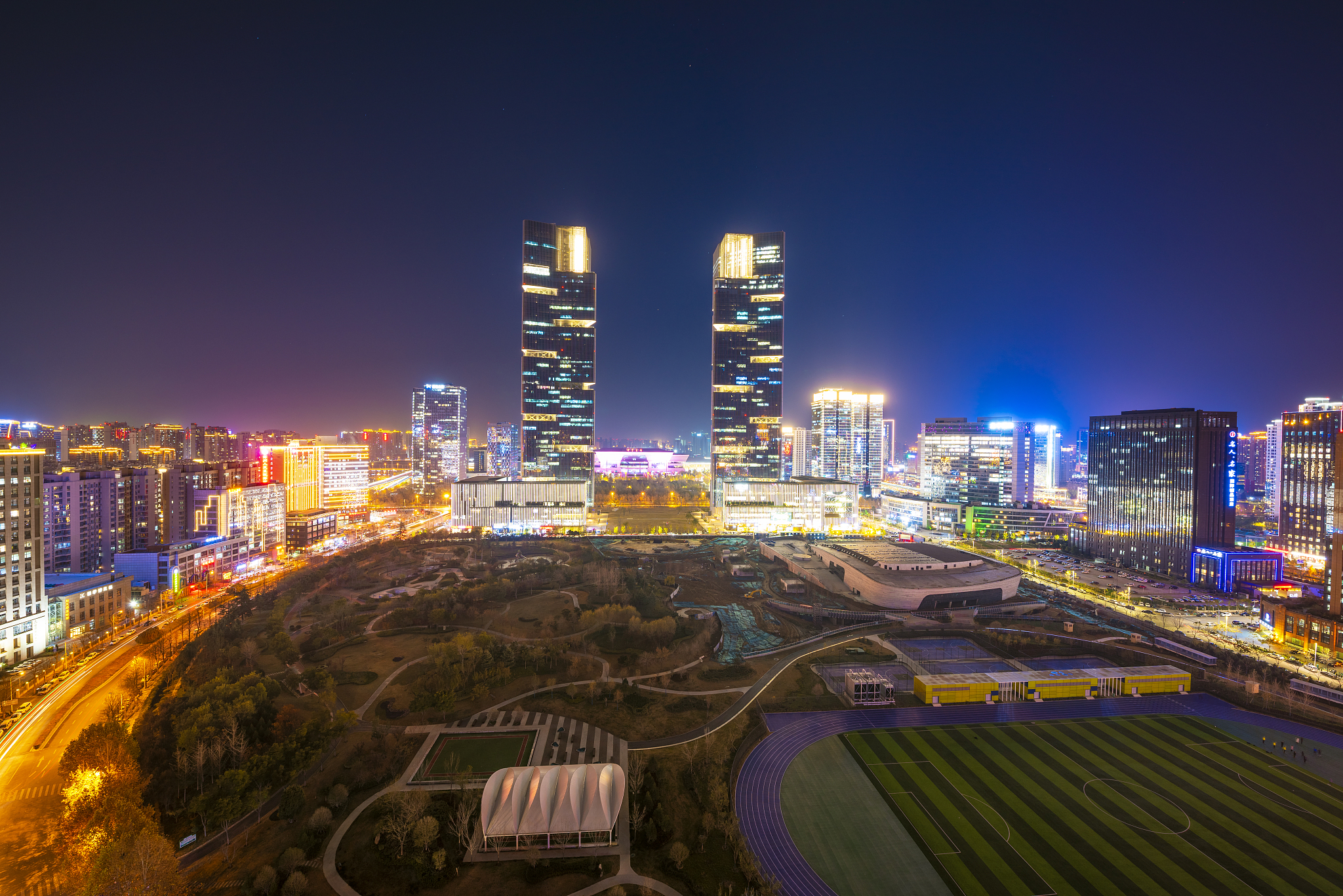 河南郑州东站夜景
