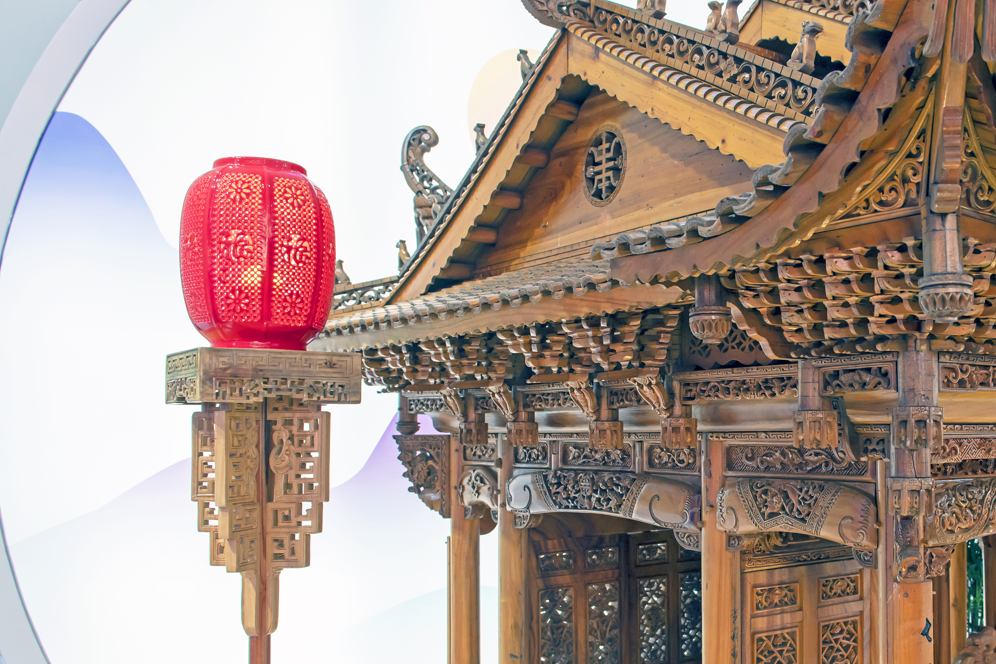 请在知网检索并生成《中国传统建筑的可持续性发展和传承》论文大纲