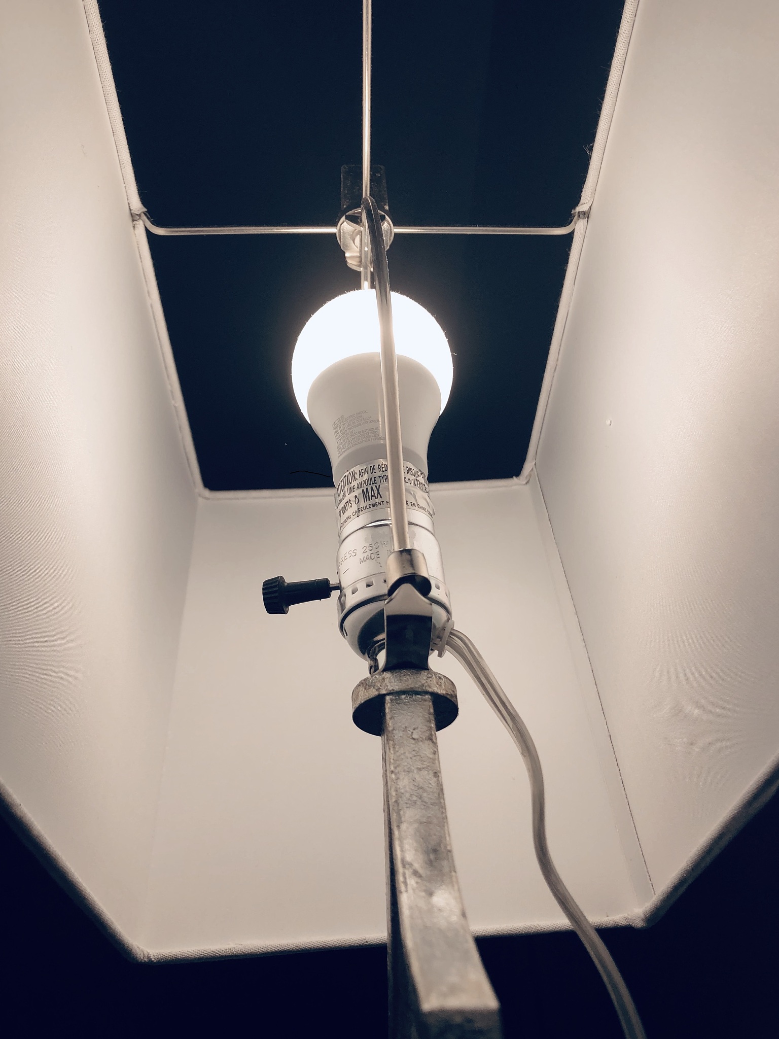 灯具锁紧防松：如何确保灯具安全稳定安装？