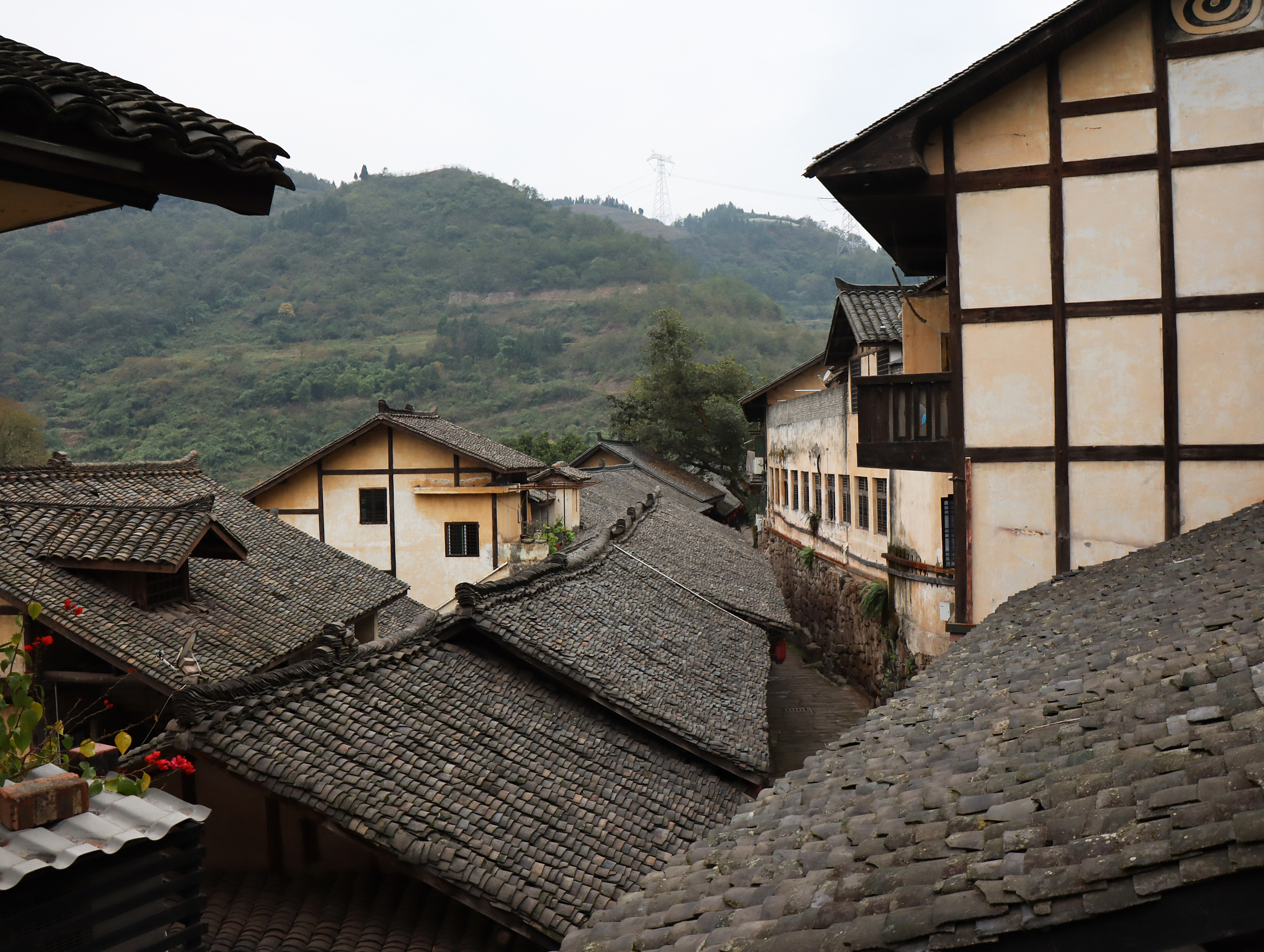 泸州市职业技术学校招生专业介绍：机械、电子、计算机、汽车、建筑等领域