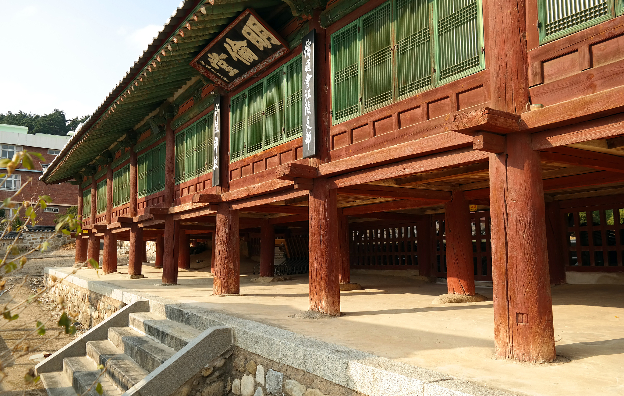 德宏旅游学校2022年招生简章 - 培养旅游行业人才的摇篮