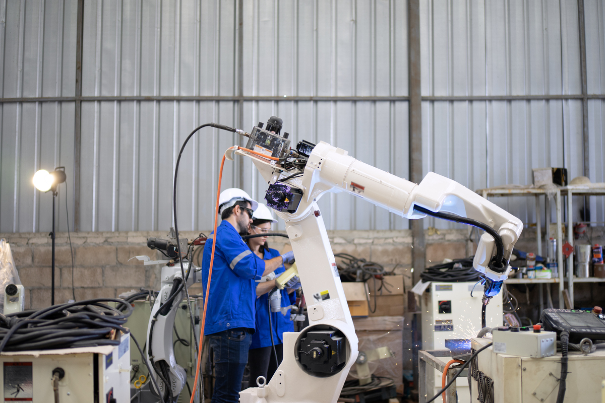 工业机器人应用专业前景分析：就业方向、技能要求及发展趋势