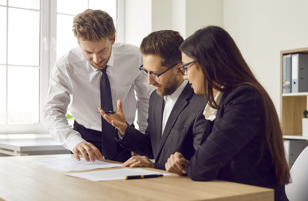 扮演一名职场领域博主写篇1000字‘’如何处理在职场中可能遇到的人际冲突？‘’的文章