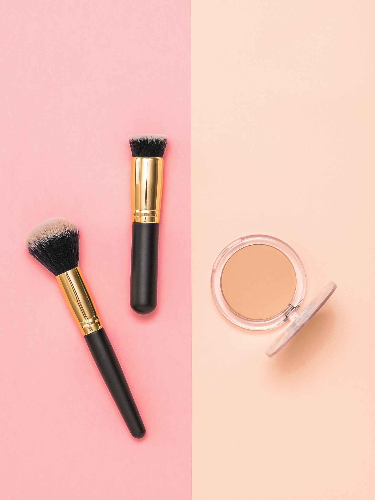 🔥魔法粉底刷，告别卡粉，妆容更上一层楼！🔥