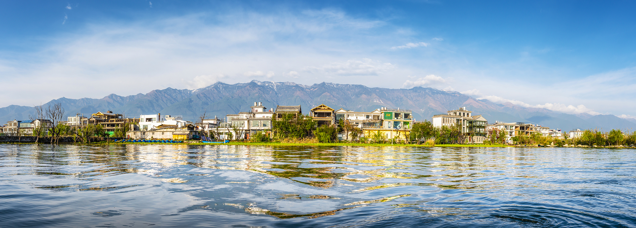 为什么云南中部四季如春？