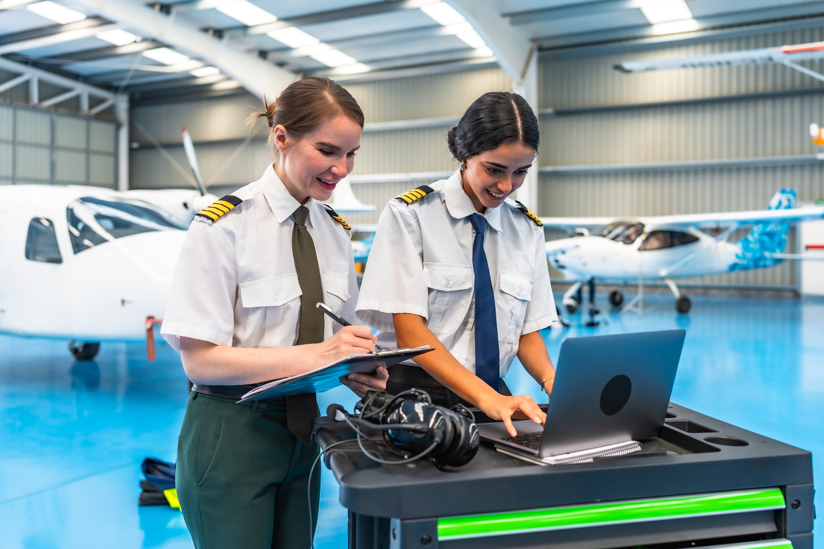 航空地勤是做什么的？机场地勤工作内容详解