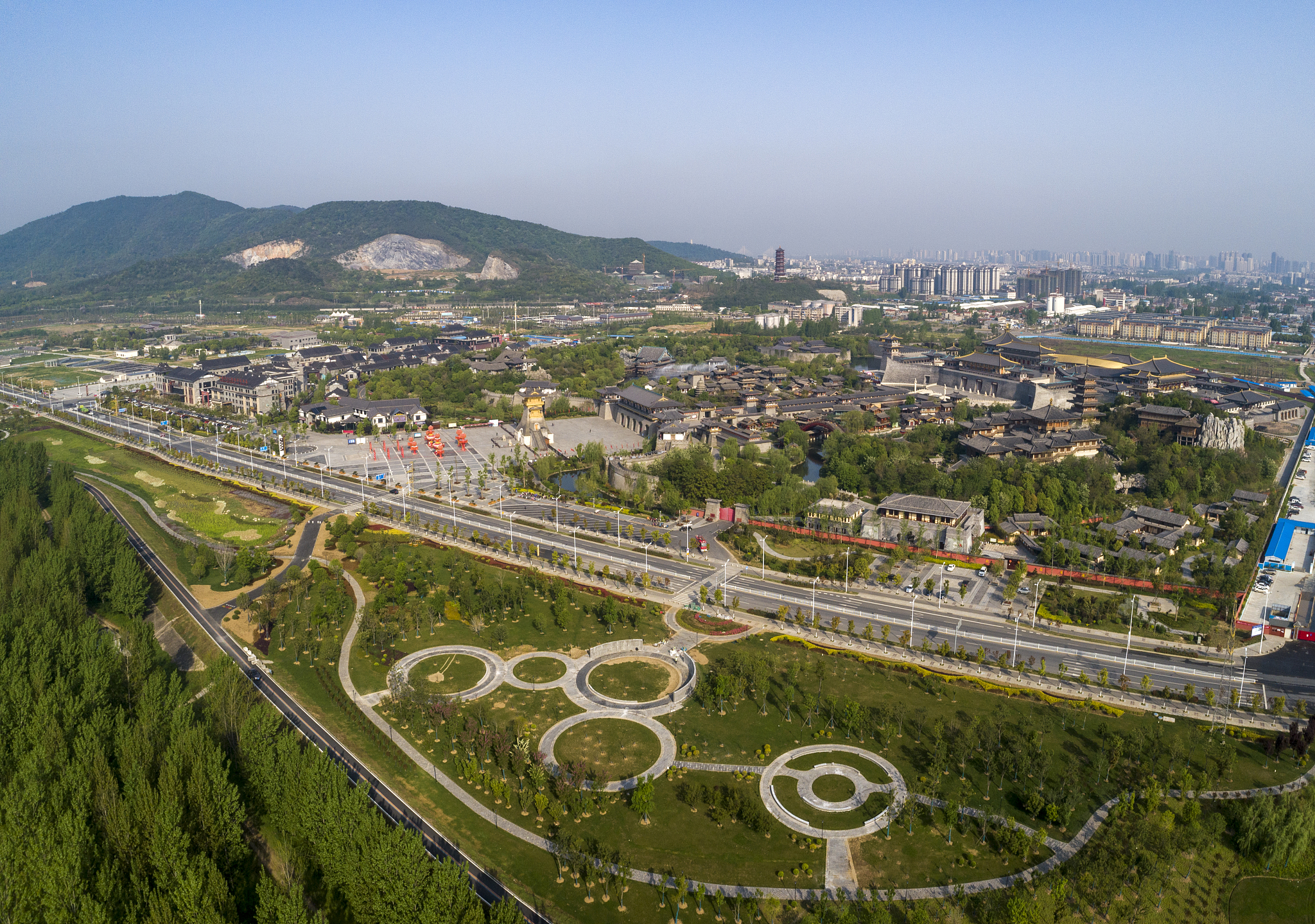 襄阳唐城景区影视城仿唐风格建筑风光
