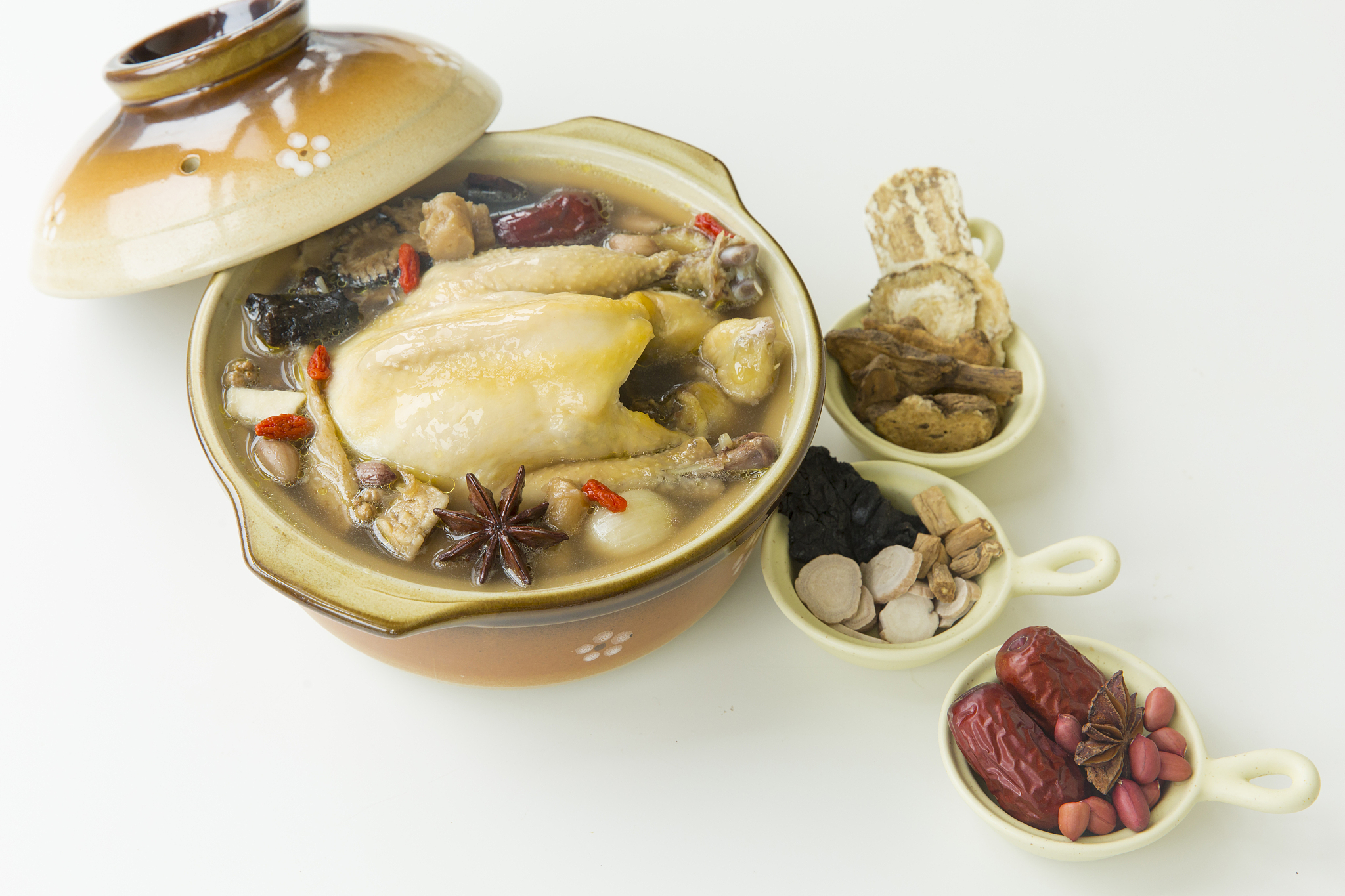 药膳食补鸡汤