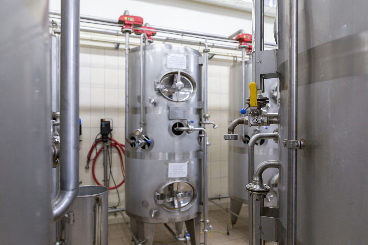 在Ar气氛围中，管式炉高温Na2HPO3生成Ni2P反应化学反应式