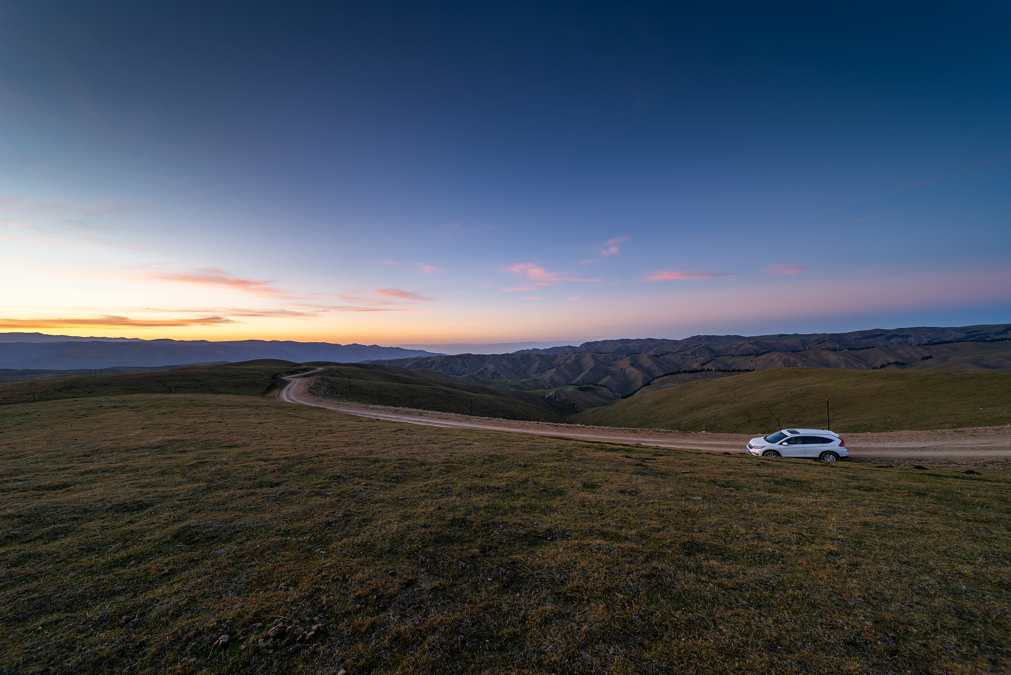 写篇500字所有的不期而遇都在路上。的旅游短视频文案