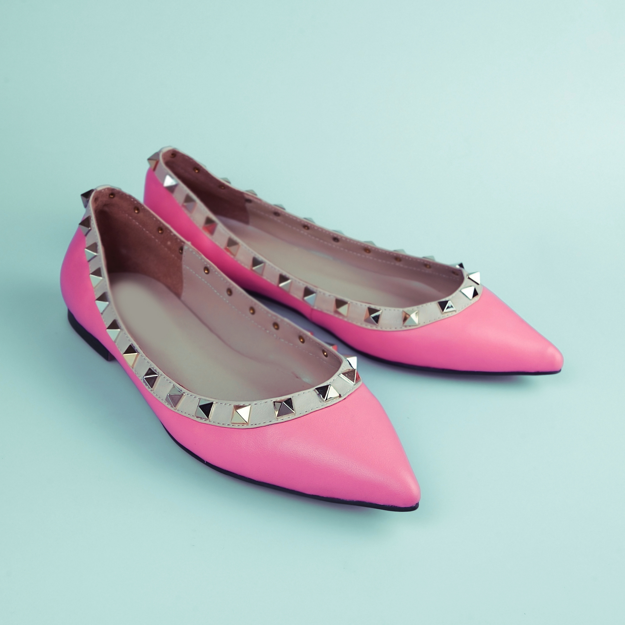 用美式英语写3条关于Woman Fish Mouth Collection Leather Soft Footbed Orthopedic Arch-Support Sandals的好评以及其好评标题。结果格式为输出格式为：标题+：+好评内容。