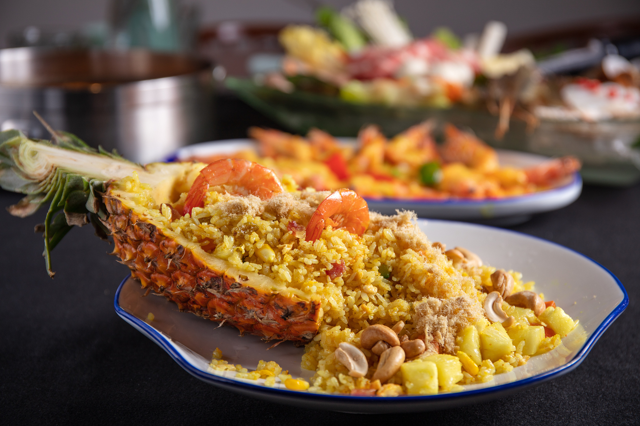 朋友：Im gonna find out Ive never had any Thai dishes but I know there are Thai restaurants down there I also like grapes and oranges fresh oranges in Florida love them我是来自泰国我如何回答？