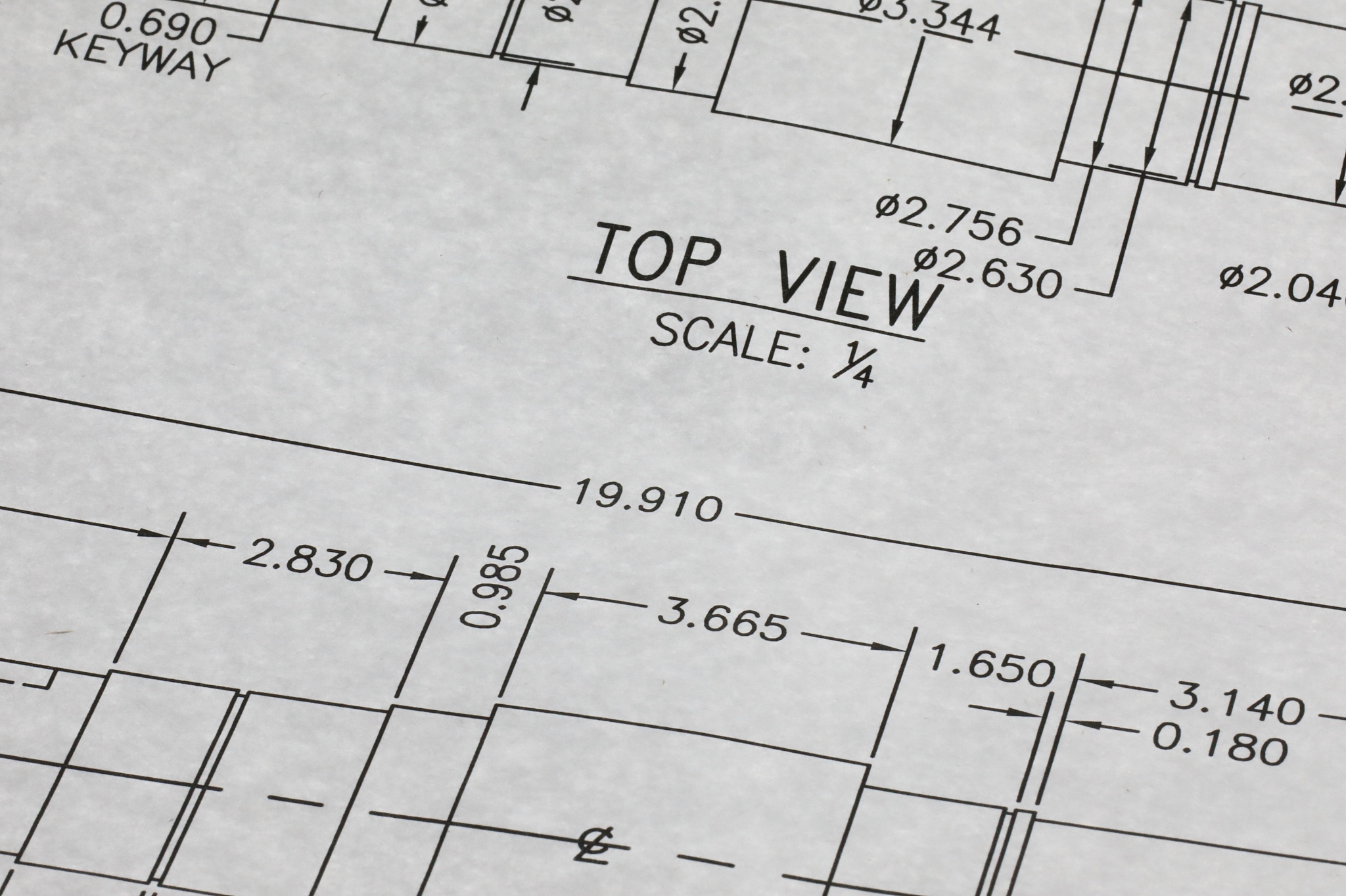 工程应变与真实应变的区别：概念、计算及误差