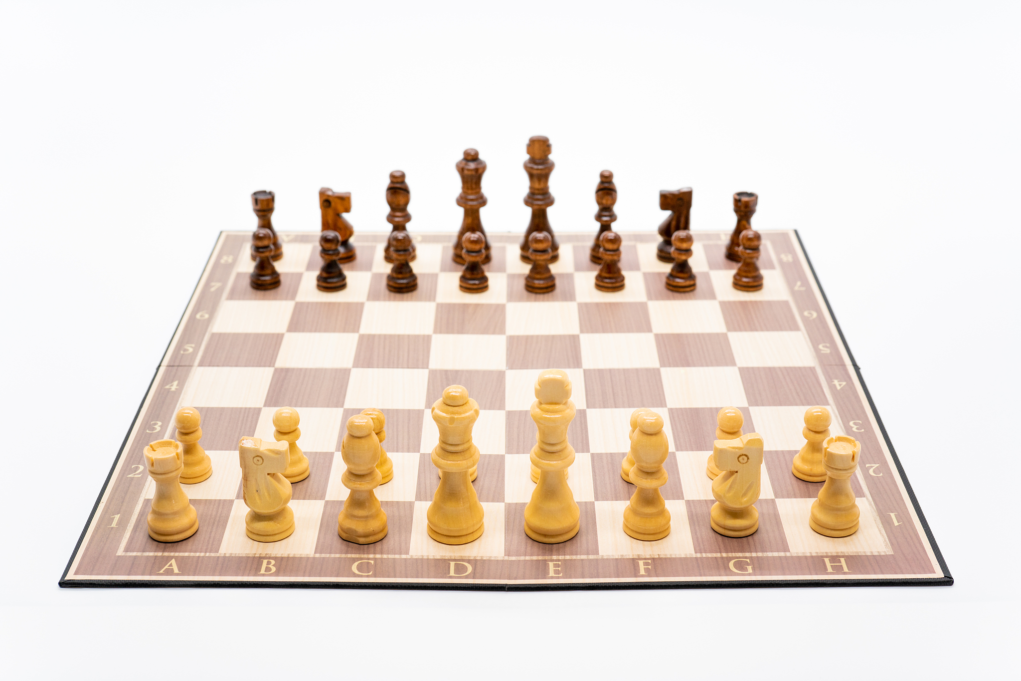 请帮我写1篇不少于750汉字的博客文章语言要幽默口语化。主题是：常见的棋类有哪些 常见的棋类介绍