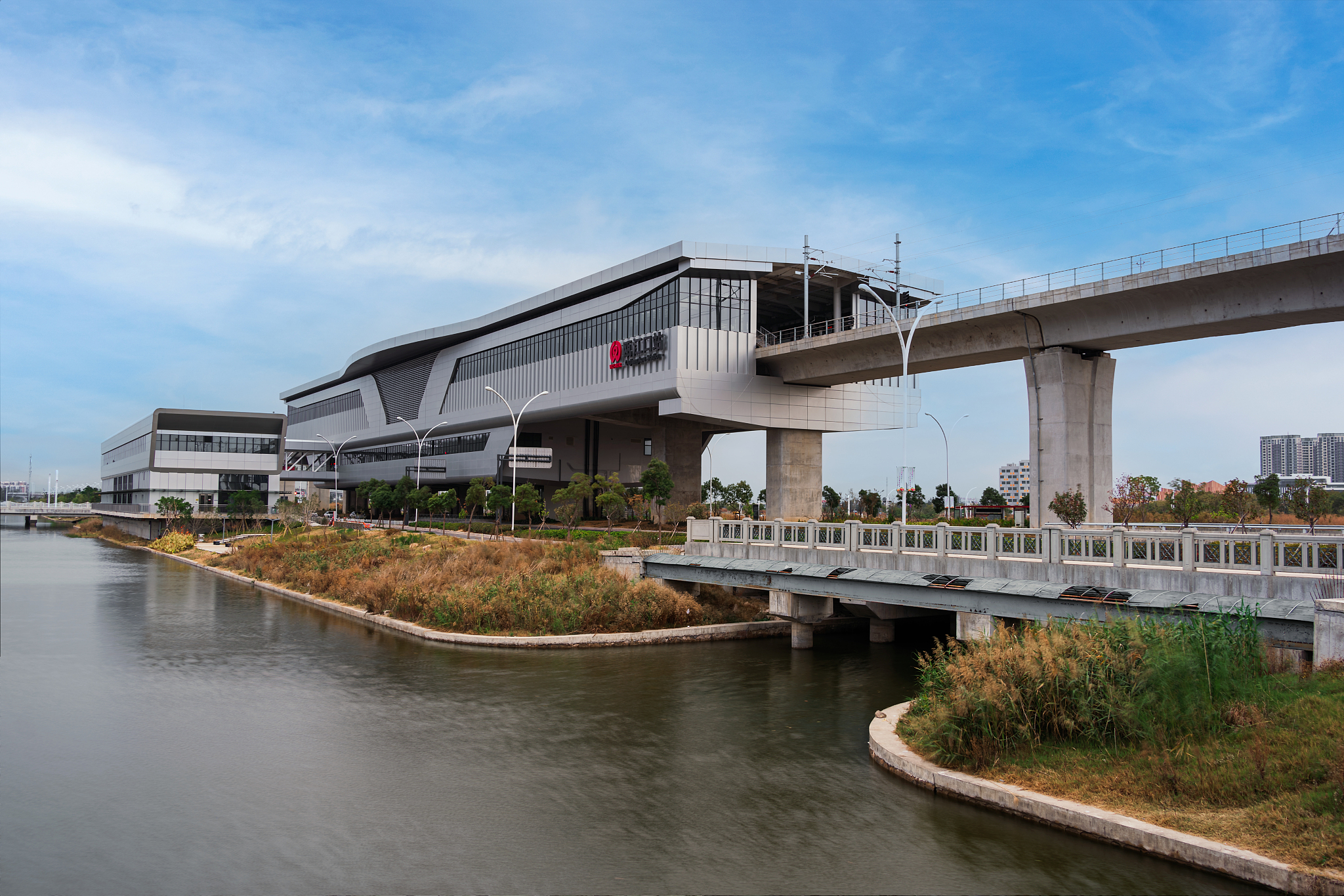 成绩不理想的初中生读贵阳轻轨学校好不好