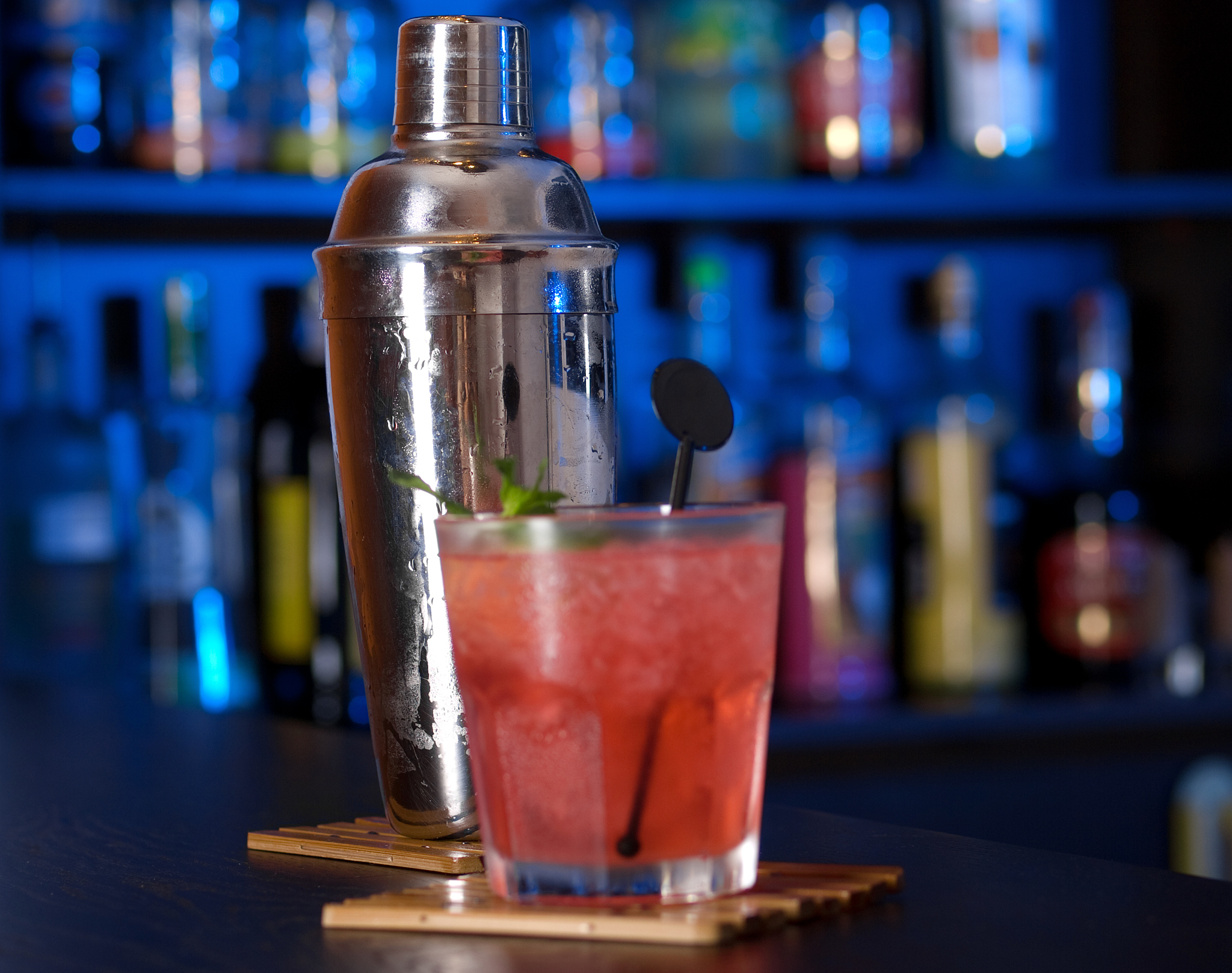 抗体鸡尾酒治疗免疫反应：克服与管理策略