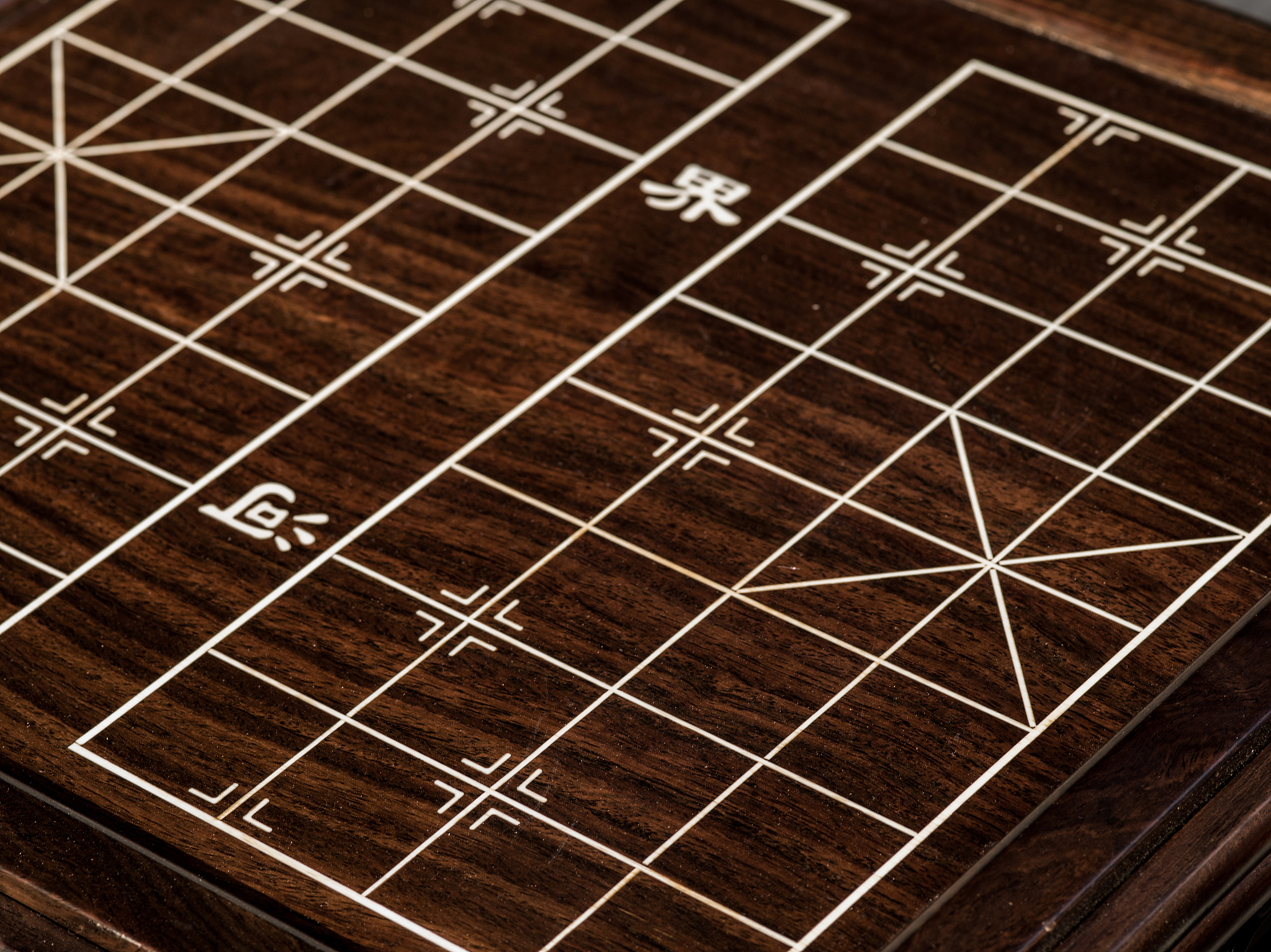 随机复合博弈模型中的合作与竞争：一个分布式优化与博弈问题的视角