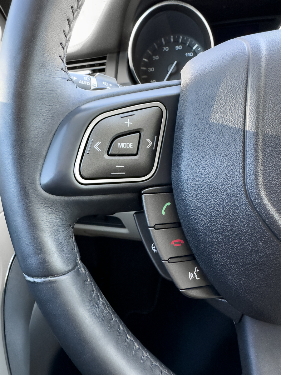 捷豹XEL升降尾翼开启方法 - 提升操控稳定性