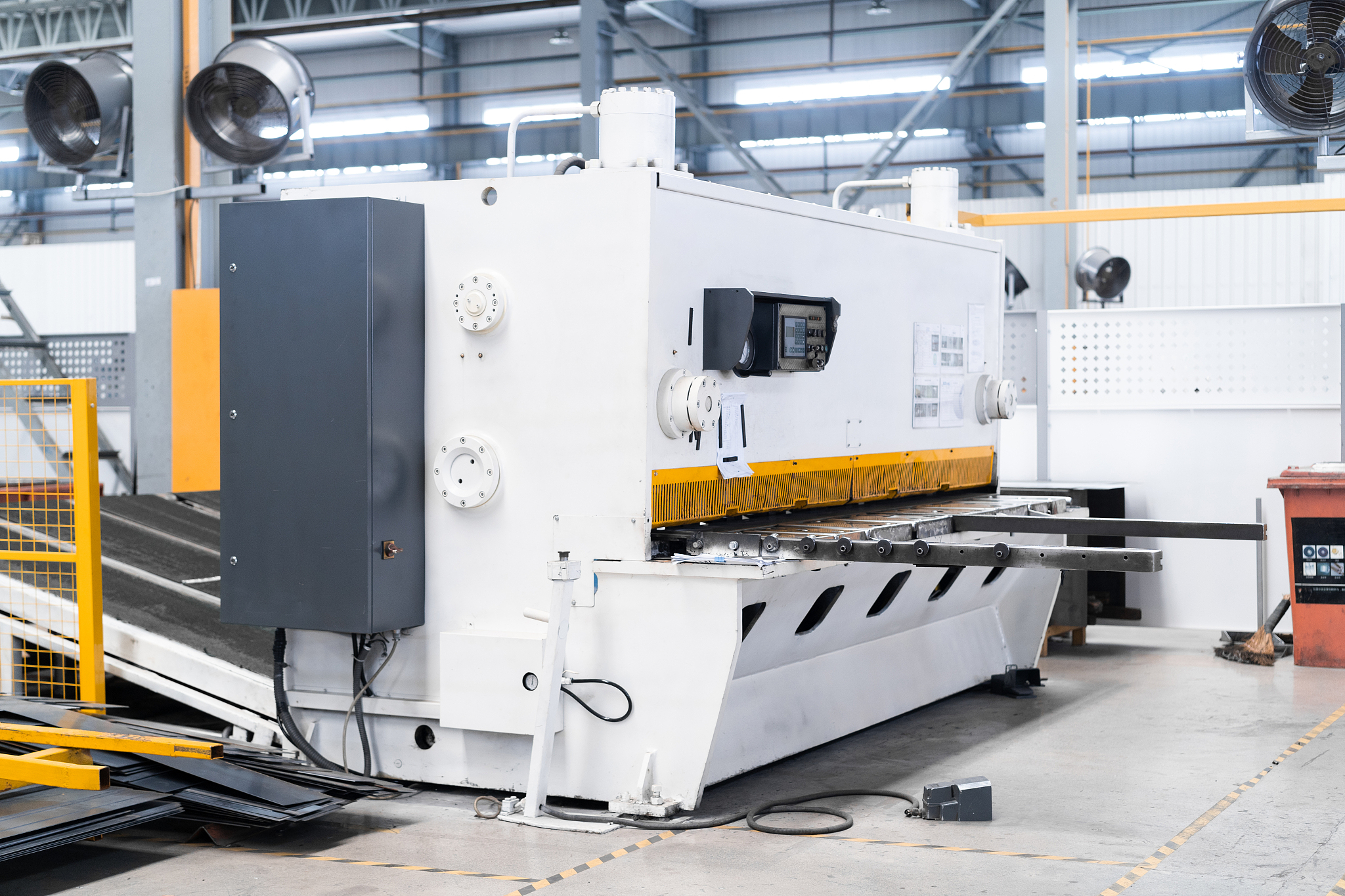 永福泰战狼雕刻机跟艺顿谁更好用210字帮我详细描述