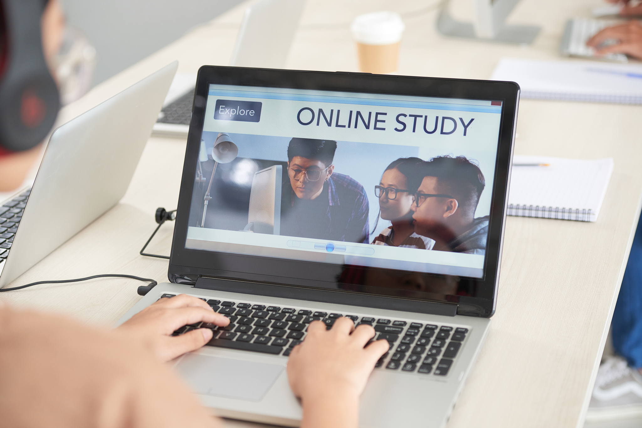 东莞市宏达职业技术学校2022年招生简章 - 招生专业及报名时间