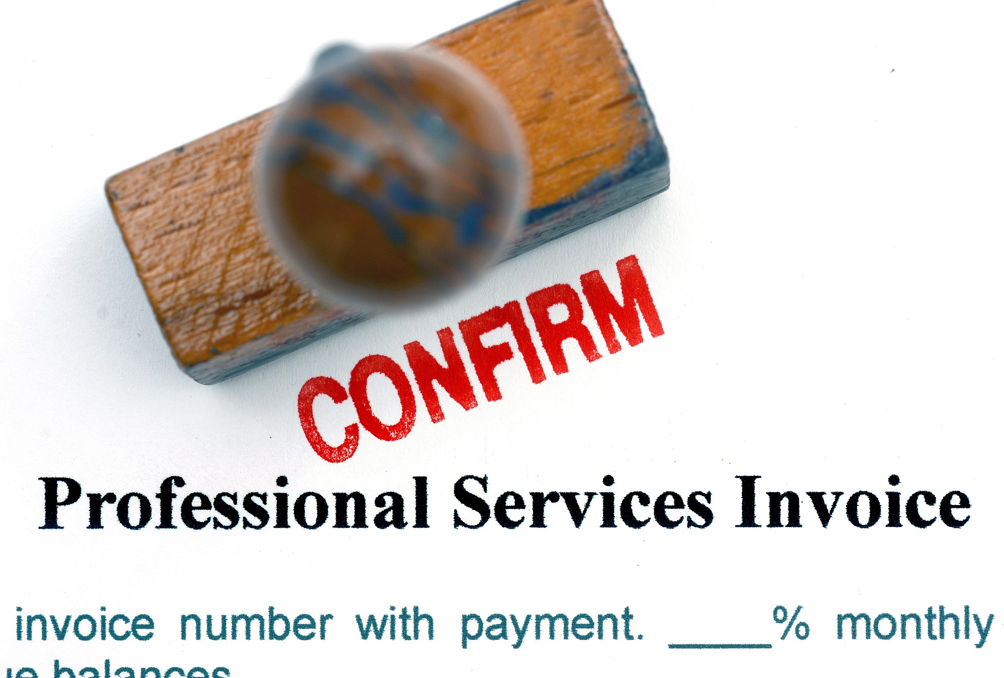 将以下文本翻译成英文：约无效、暂停实施和条约终止是国际条约法中三个重要的概念它们之间的比较如下：1 条约无效指的是条约在签订或生效后被认为是无效的。条约无效可以分为绝对无效和相对无效两种情况。绝对无效是指条约的内容违反国际法的强制规定例如违反联合国宪章的条款违反人权保护原则等这种情况下条约被视为从未存在过。相对无效是指条约在签订时存在缺陷或者违反了当事国的国内法规定这种情况下条约对当事国之间的关系