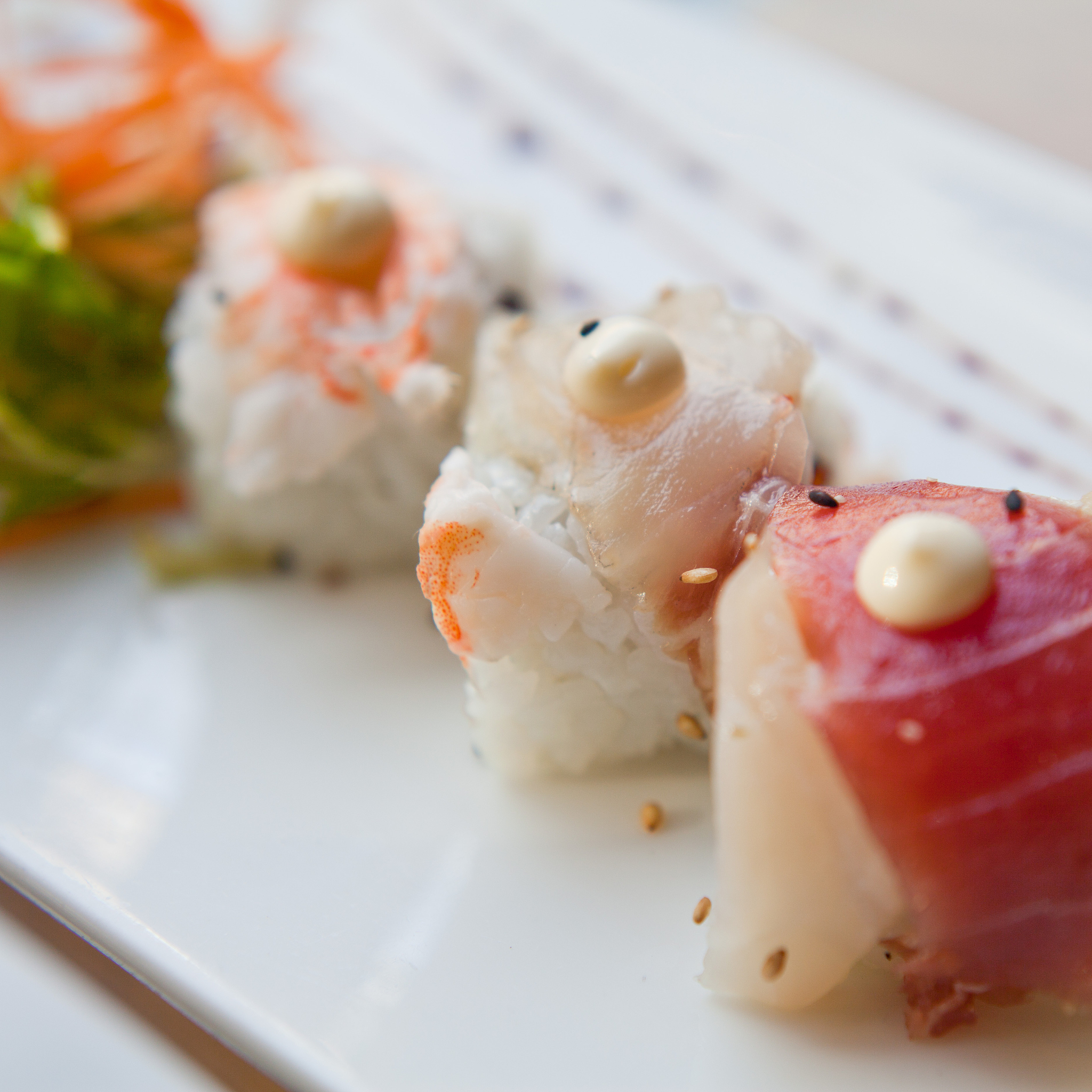 sushi rolls uramaki