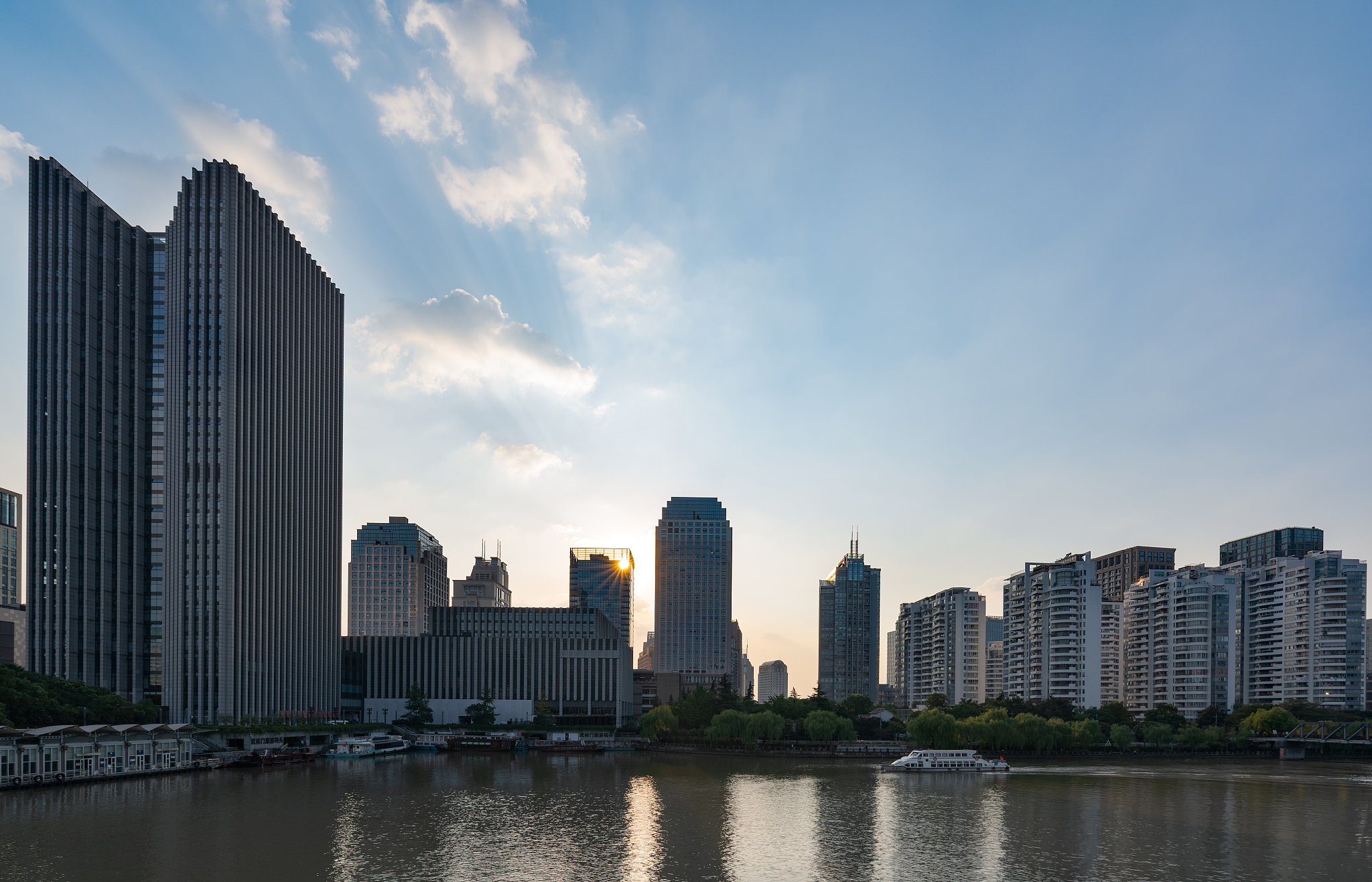 杭州举办亚运会的优势条件：从城乡规划、地理位置到经济实力