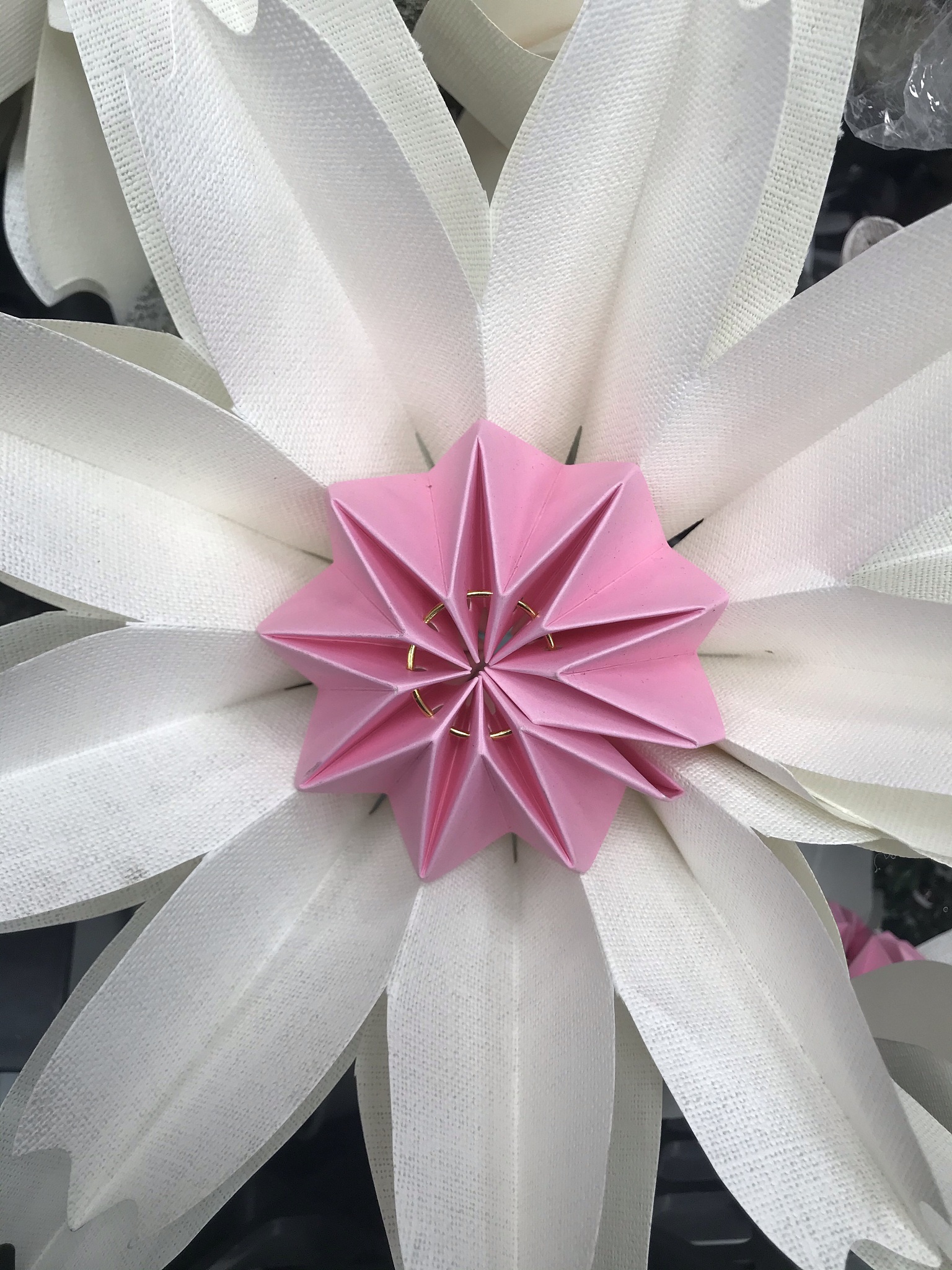 小学生手工制作：教你做漂亮纸花！