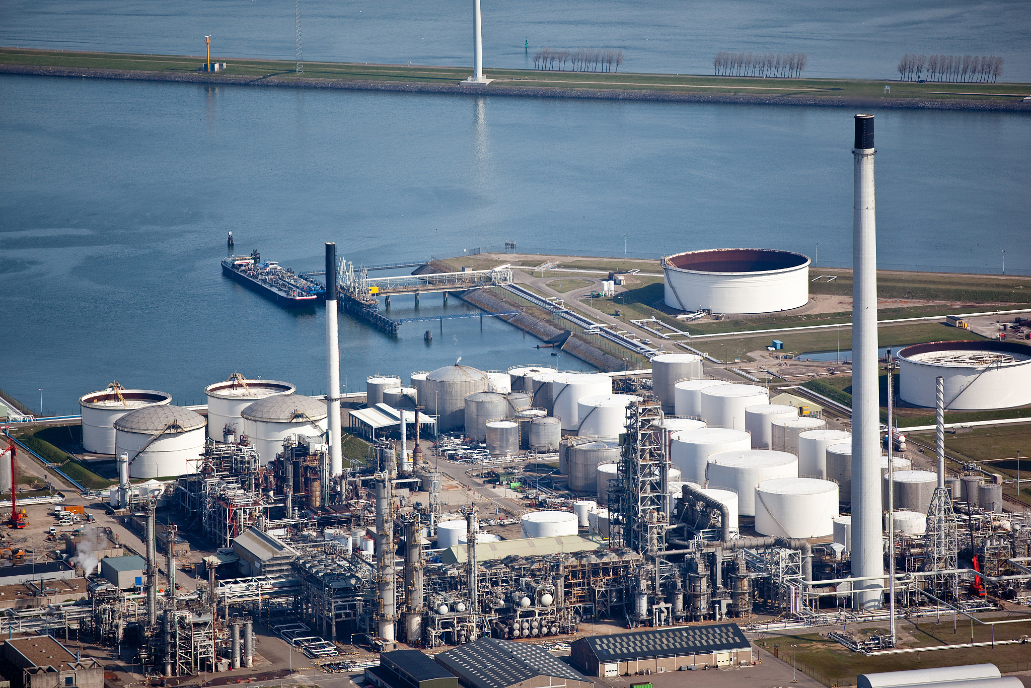 荣盛石化与沙特阿美合作：华东石化项目助力中沙经贸合作