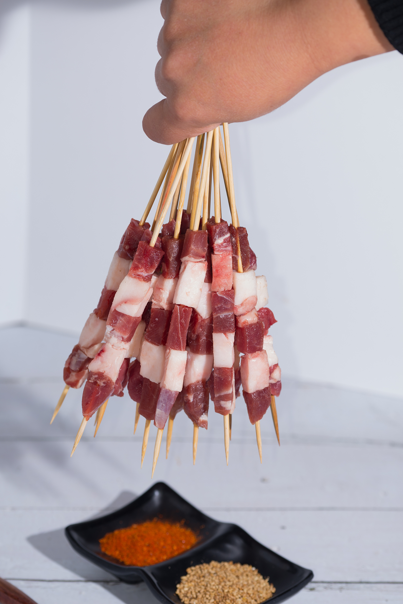 牙签肉为什么要插牙签，