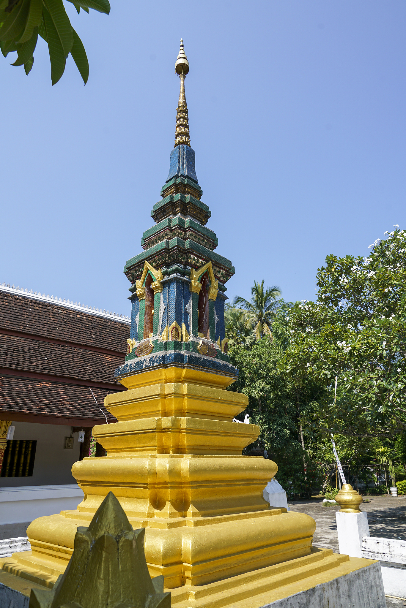 请不少于800汉字的博客文章语言要幽默口语化。主题是：浮屠是什么意思