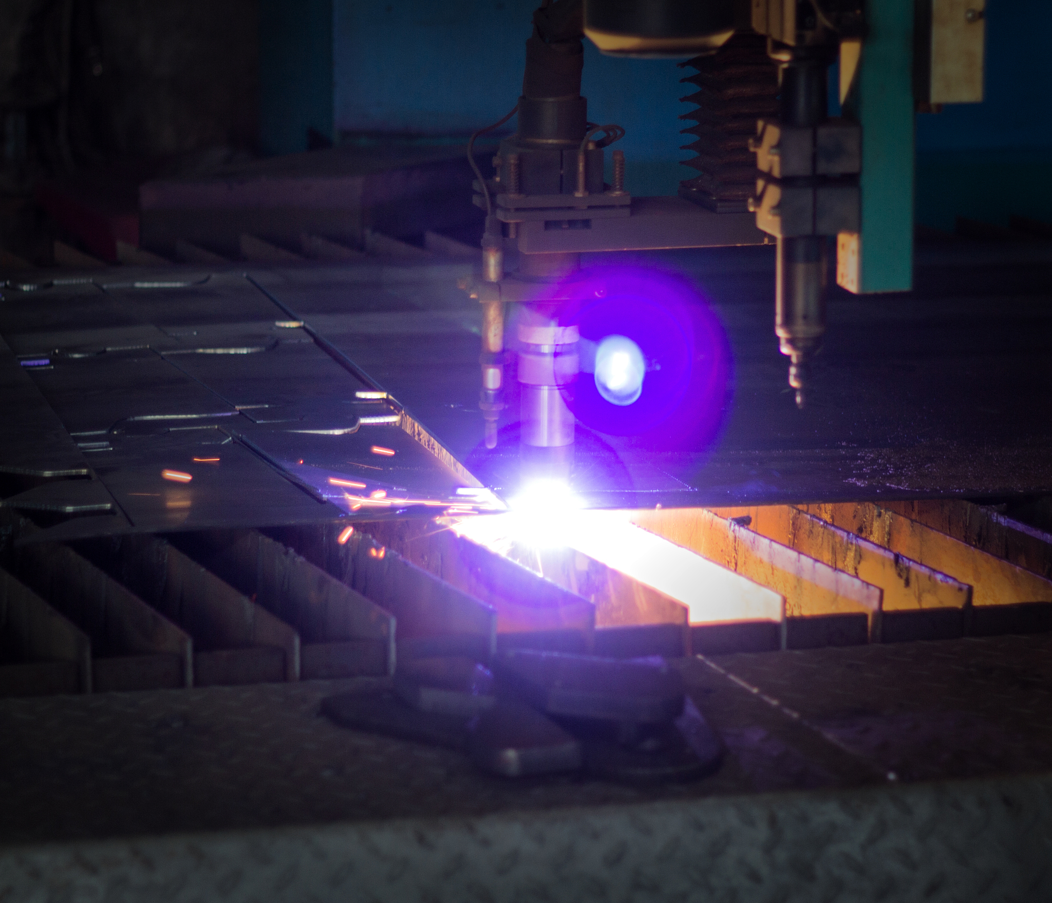 激光加工原理详解：从激光产生到加工效果控制