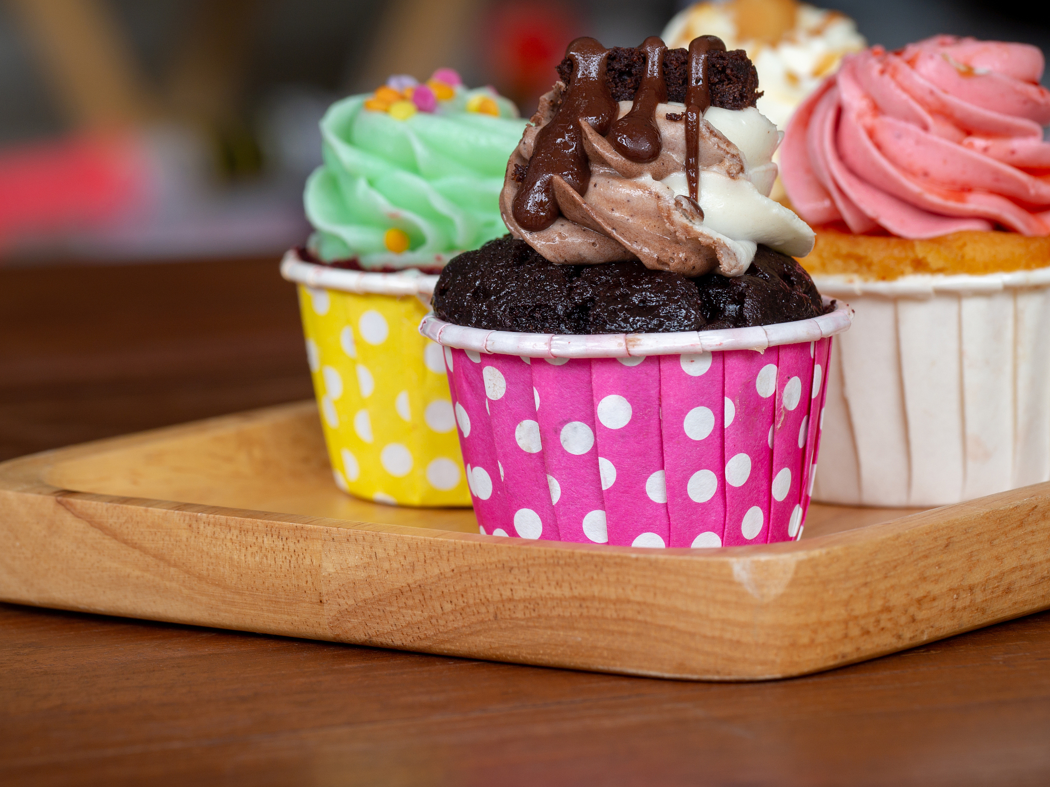 西安蛋糕培训学校教大家一种冰激凌蛋托新的打开方式