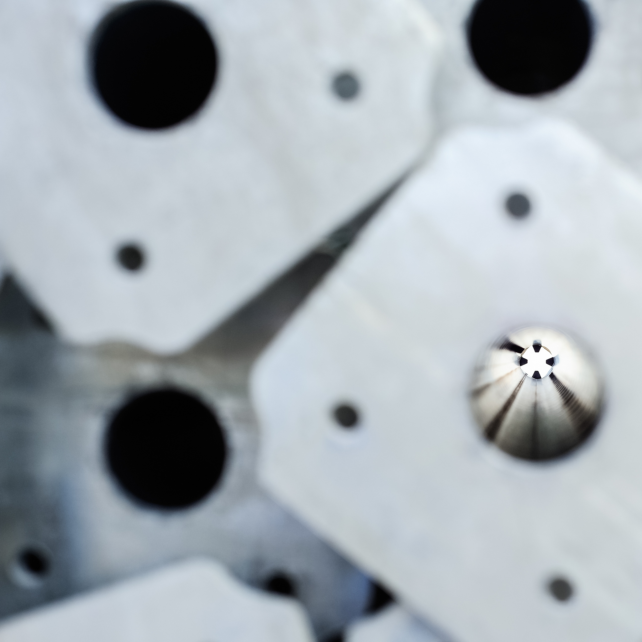 MoB 金属陶瓷材料应用领域及案例：石油化工、冶金、机械制造、能源