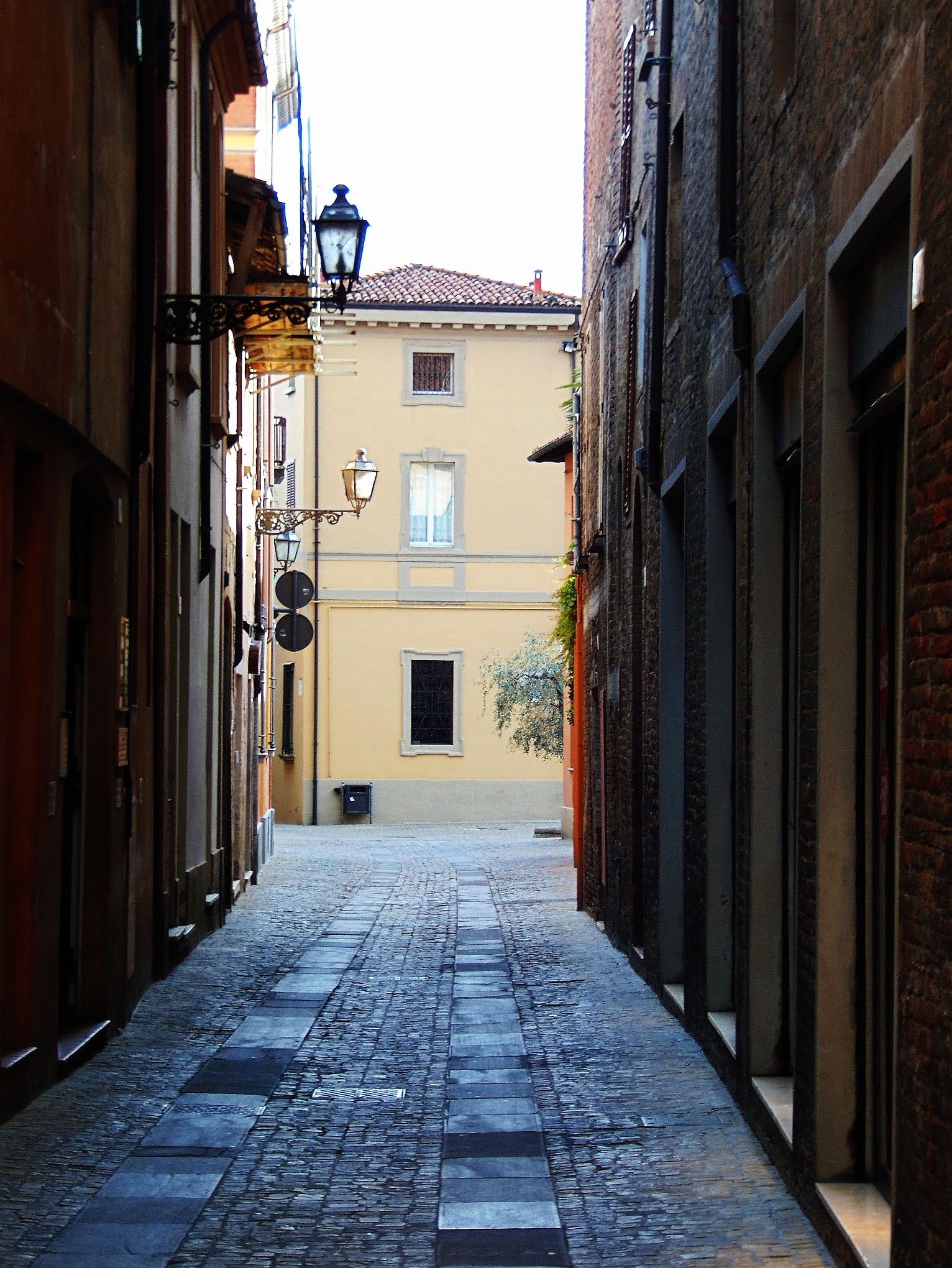 关于四川省城市及道路照明专业承包二级办理转让哪个公司有？内容生动