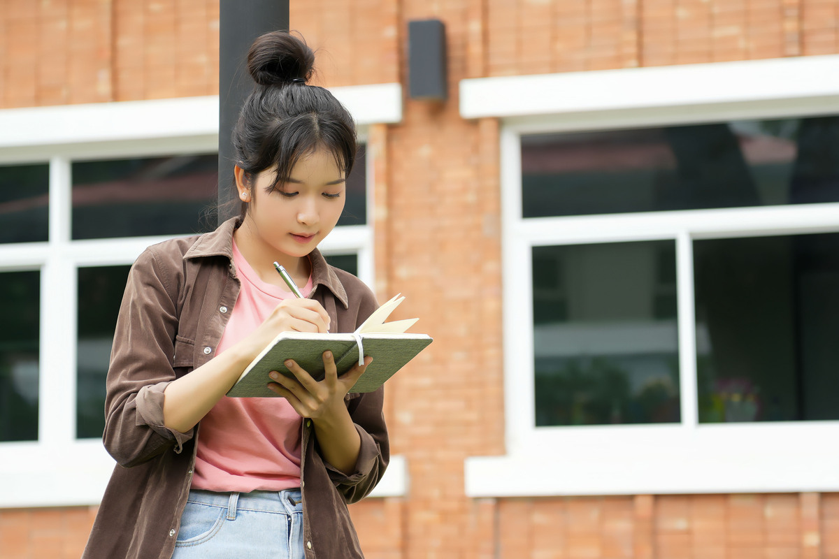 上海高中数量及择校指南：多元化教育选择，成就未来