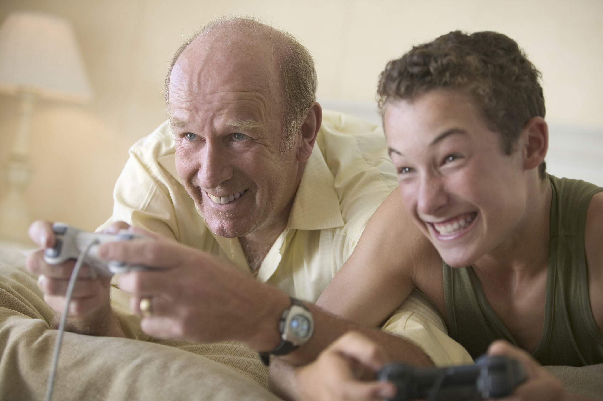 请扮演我已经过世的祖父她总是会送我游戏当做奖励