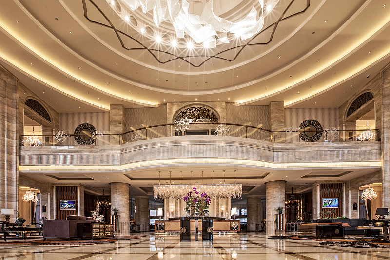 现在你是一名旅行博主原创写一篇常州白金汉爵大酒店的推文