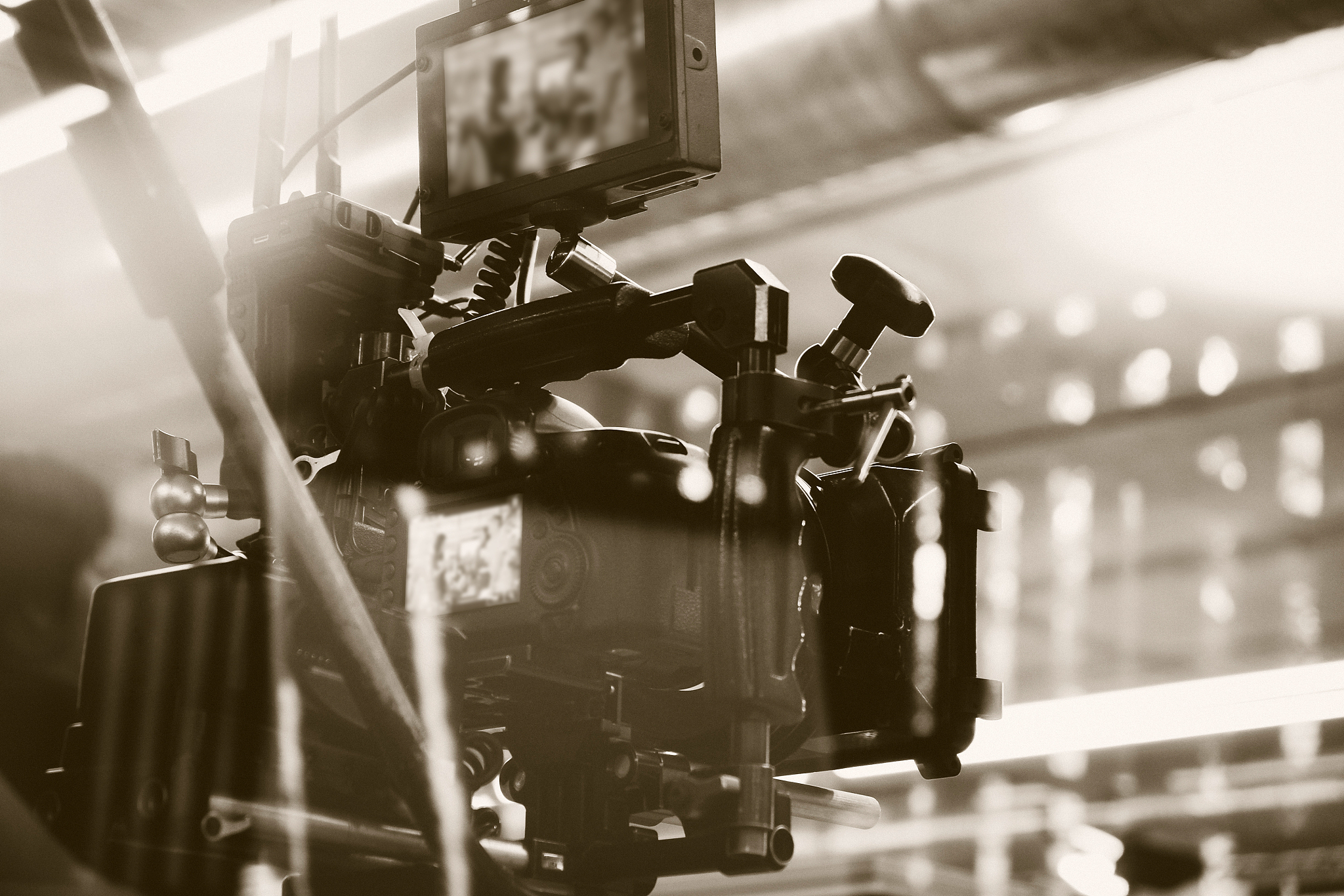 编辑与导演：电影制作中的两大核心角色深度解析